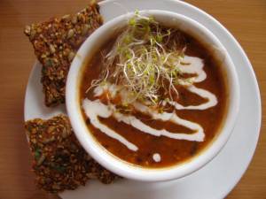 chili soup with crackers